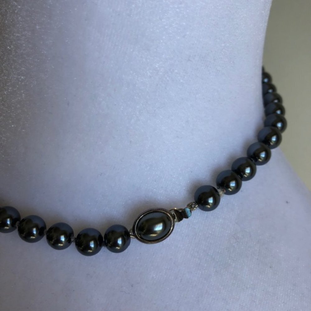 TALBOTS Metallic Gray Faux Pearl Bead 16" Choker Necklace - Picture 5 of 14